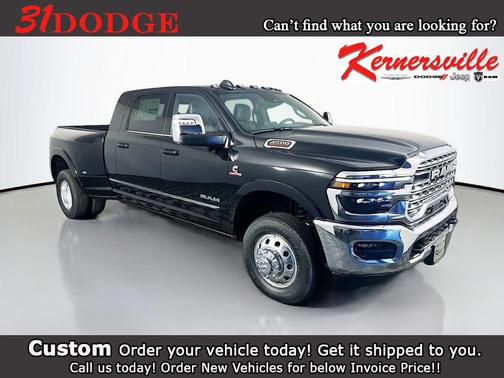 Diamond Black Crystal Pearlcoat 2026 RAM 3500 Limited