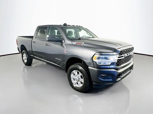 2022 RAM 2500 Big Horn Crew Cab 4x4 6'4' Box
