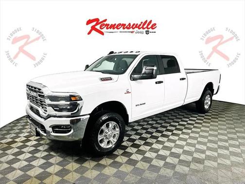 2025 RAM 2500 Big Horn Crew Cab 4x4 8' Box