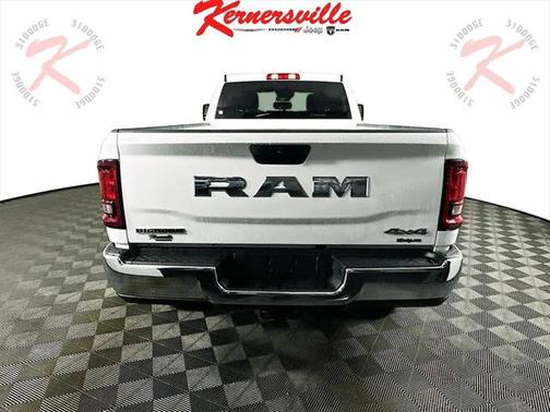 2025 RAM 2500 Big Horn Crew Cab 4x4 8' Box
