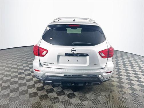 2018 Nissan Pathfinder SL