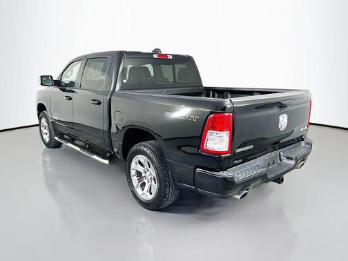 Diamond Black Crystal Pearlcoat 2021 RAM 1500 Big Horn/Lone Star