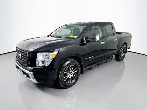 Super Black 2021 Nissan Titan SV