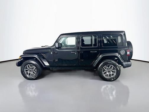 Black Clearcoat 2025 Jeep Wrangler 4-Door Sahara 4x4