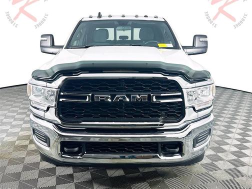 2024 RAM 3500 Tradesman Crew Cab 4x4 8' Box