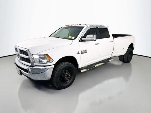 Bright White Clearcoat 2018 RAM 3500 SLT Crew Cab 4x4 8' Box