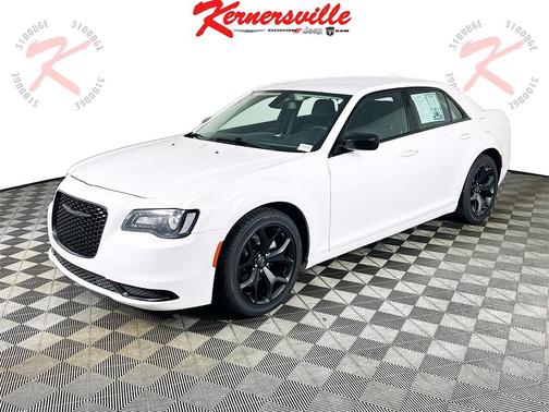 2022 Chrysler 300 Touring