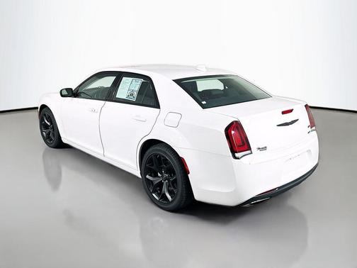 2022 Chrysler 300 Touring