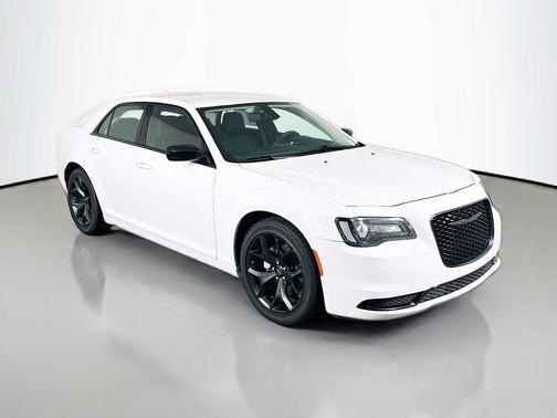 2022 Chrysler 300 Touring