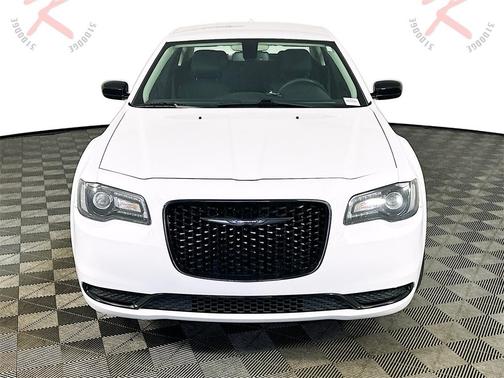2022 Chrysler 300 Touring