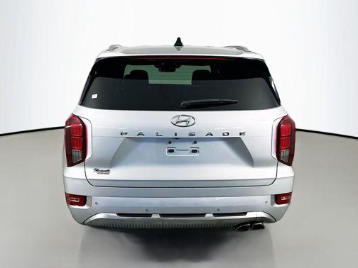 Typhoon Silver 2022 Hyundai PALISADE Calligraphy