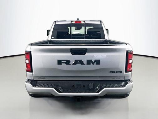 Billet Silver Metallic Clearcoat 2025 RAM 1500 Express