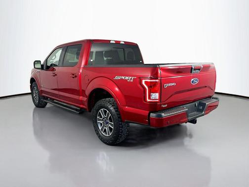 RUBY RED METALLIC TINTED CC 2017 Ford F-150 XLT