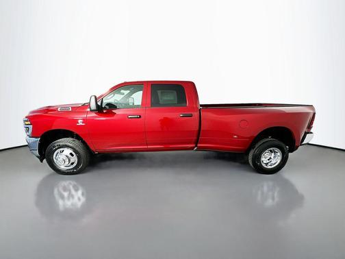 Molten Red Pearlcoat 2026 RAM 3500 Tradesman Crew Cab 4x4 8' Box