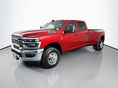 Molten Red Pearlcoat 2026 RAM 3500 Tradesman Crew Cab 4x4 8' Box