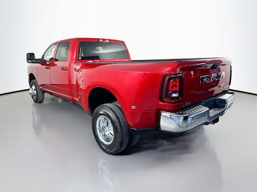 Molten Red Pearlcoat 2026 RAM 3500 Tradesman Crew Cab 4x4 8' Box