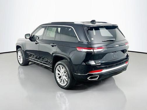 2023 Jeep Grand Cherokee Summit