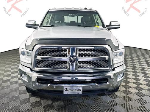 2017 RAM 2500 Laramie Crew Cab 4x4 6'4' Box