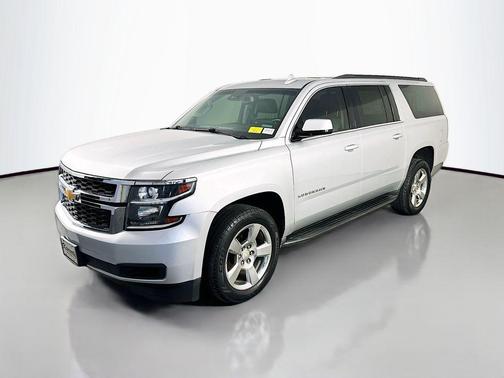 Silver Ice Metallic 2016 Chevrolet Suburban LT