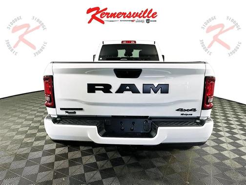 2026 RAM 3500 Big Horn Crew Cab 4x4 8' Box