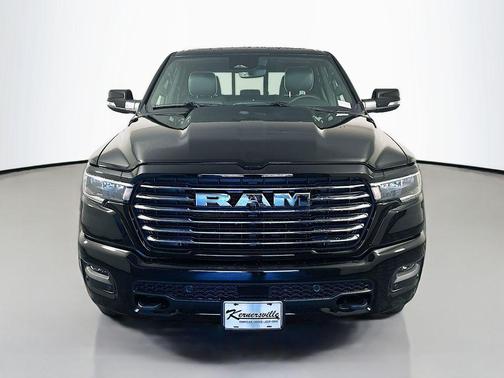 Diamond Black Crystal Pearlcoat 2026 RAM 1500 Laramie