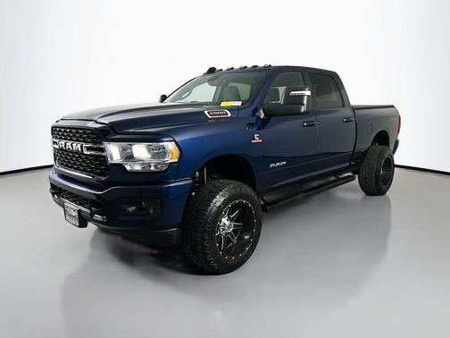 Patriot Blue Pearlcoat 2023 RAM 2500 Big Horn Crew Cab 4x4 6'4' Box