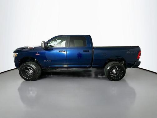 Patriot Blue Pearlcoat 2023 RAM 2500 Big Horn Crew Cab 4x4 6'4' Box