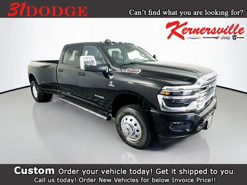 Diamond Black Crystal Pearlcoat 2025 RAM 3500 Laramie Crew Cab 4x4 8' Box