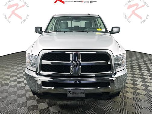 2017 RAM 2500 SLT Crew Cab 4x4 6'4' Box