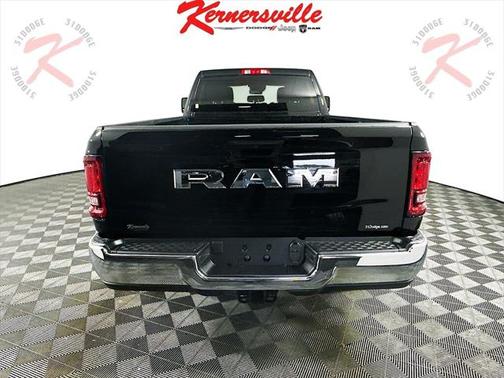 2025 RAM 2500 Tradesman Crew Cab 4x2 8' Box