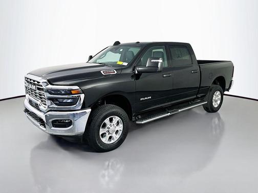 Diamond Black Crystal Pearlcoat 2026 RAM 2500 Big Horn Crew Cab 4x4 6'4' Box
