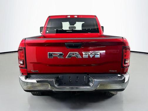 2026 RAM 2500 Tradesman Crew Cab 4x2 6'4' Box