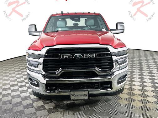 2026 RAM 2500 Tradesman Crew Cab 4x2 6'4' Box