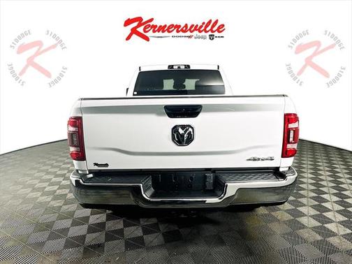2024 RAM 3500 Tradesman Crew Cab 4x4 6'4' Box