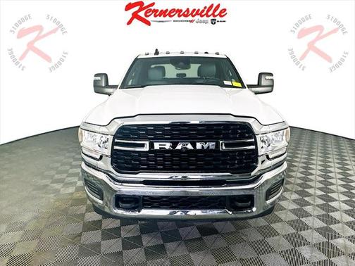 2024 RAM 3500 Tradesman Crew Cab 4x4 6'4' Box
