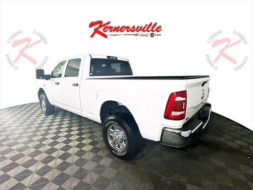 2024 RAM 3500 Tradesman Crew Cab 4x4 6'4' Box