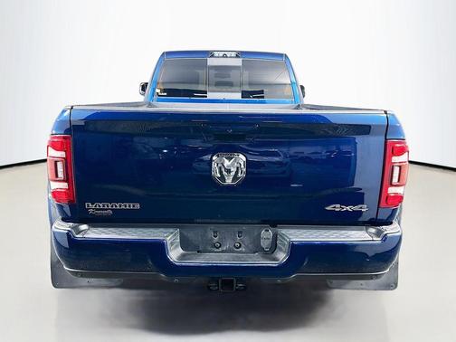 2021 RAM 3500 Laramie Crew Cab 4x4 8' Box