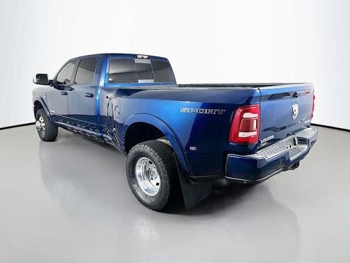 2021 RAM 3500 Laramie Crew Cab 4x4 8' Box
