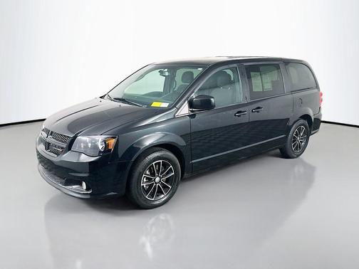 Black Onyx Crystal Pearlcoat 2018 Dodge Grand Caravan SE