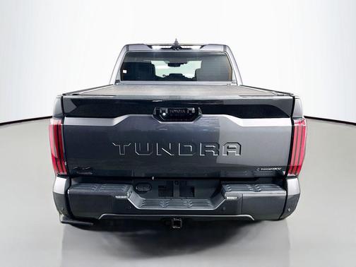 2025 Toyota Tundra Hybrid Platinum