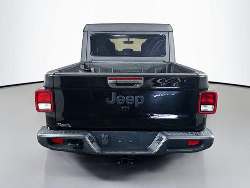 2021 Jeep Gladiator Willys 4x4