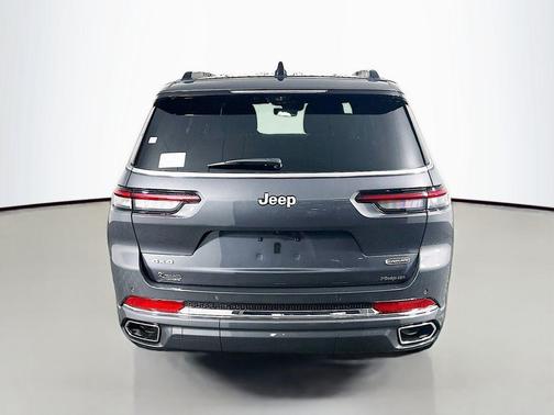 Baltic Gray Metallic Clearcoat 2025 Jeep Grand Cherokee L Overland