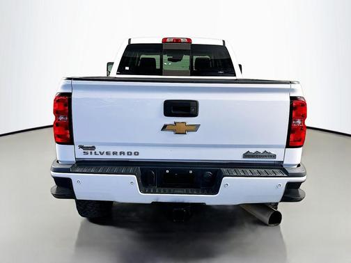 Summit White 2017 Chevrolet Silverado 2500 High Country