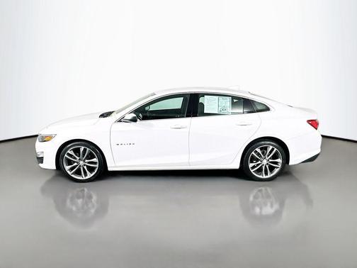 Summit White 2022 Chevrolet Malibu FWD LT