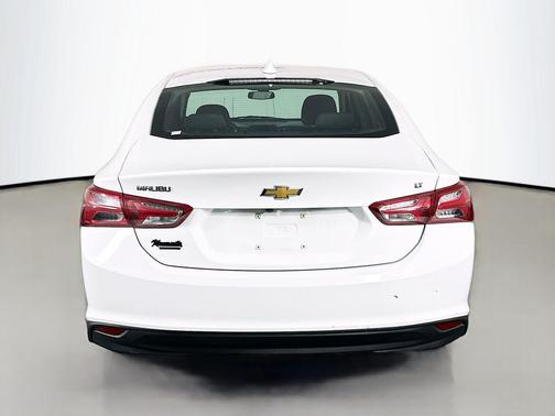 Summit White 2022 Chevrolet Malibu FWD LT