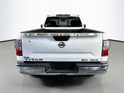 Glacier White 2017 Nissan Titan SV