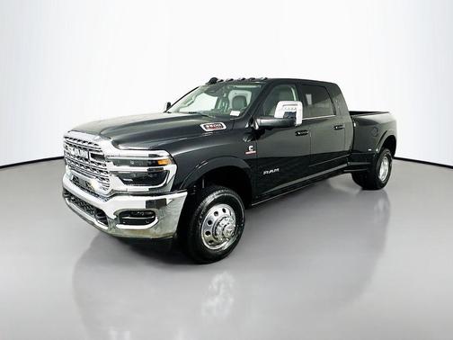 Diamond Black Crystal Pearlcoat 2026 RAM 3500 Longhorn