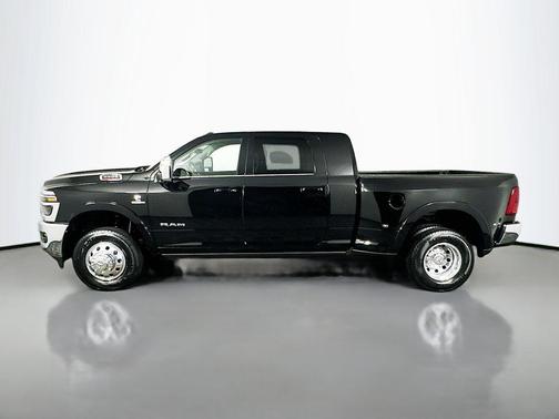 Diamond Black Crystal Pearlcoat 2026 RAM 3500 Longhorn
