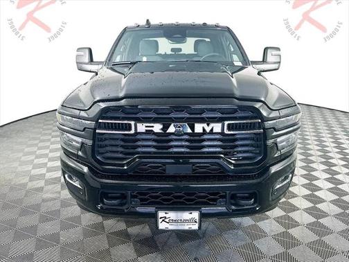 2025 RAM 3500 Big Horn Crew Cab 4x4 8' Box