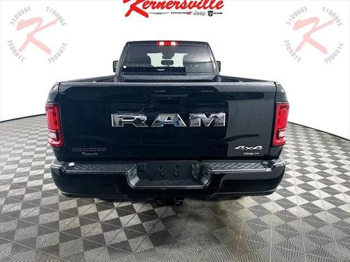 2025 RAM 3500 Big Horn Crew Cab 4x4 8' Box